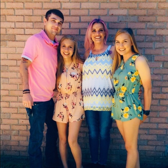 Meet your Posher, Jennifer - Picture 2 of 8